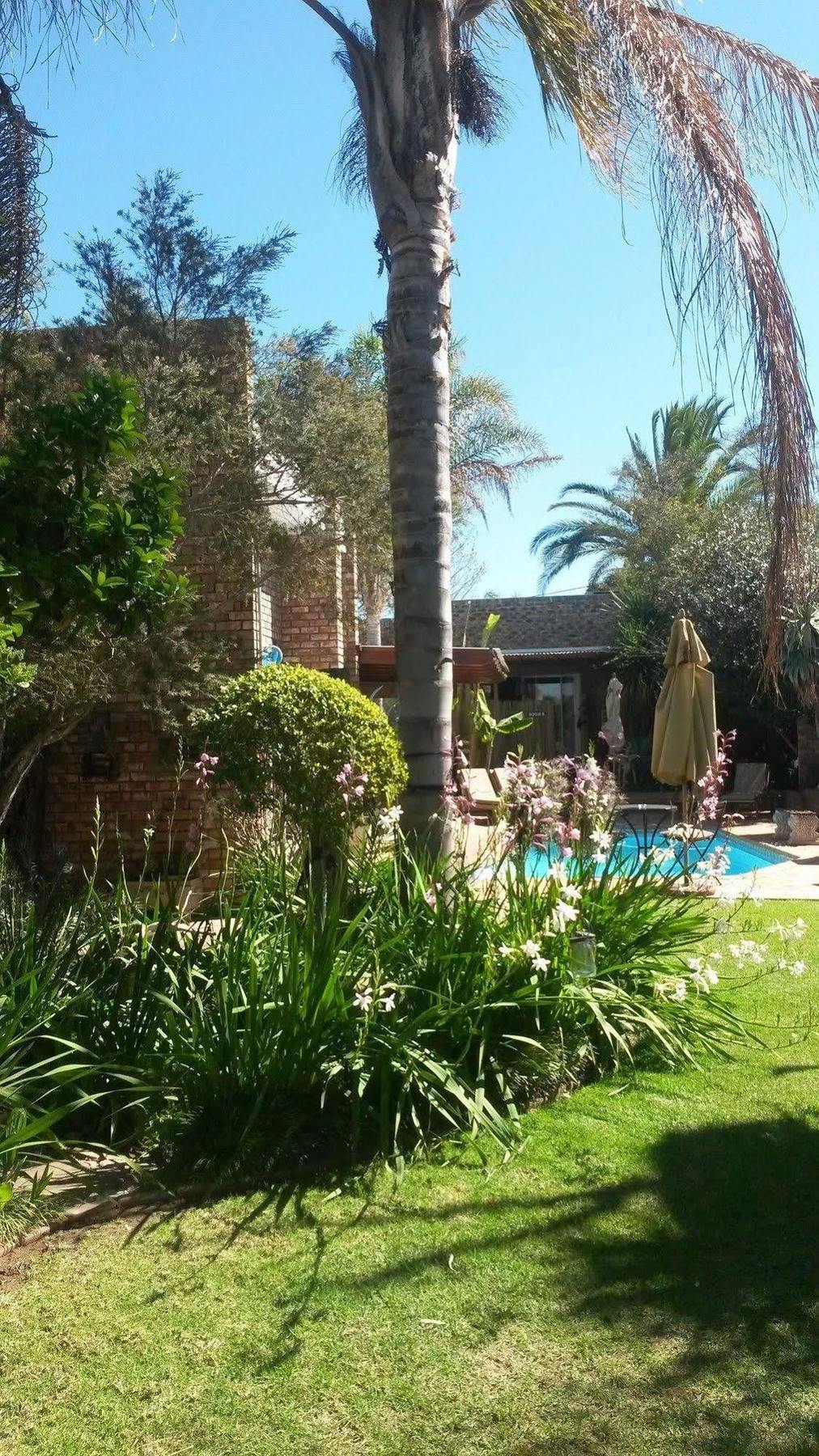 Earthbound Guest House Oudtshoorn Exterior foto